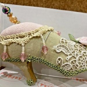 New Rare Elegant Pin Cushion Shoe Tomorrows Treasures R842D Show Stoppers Green